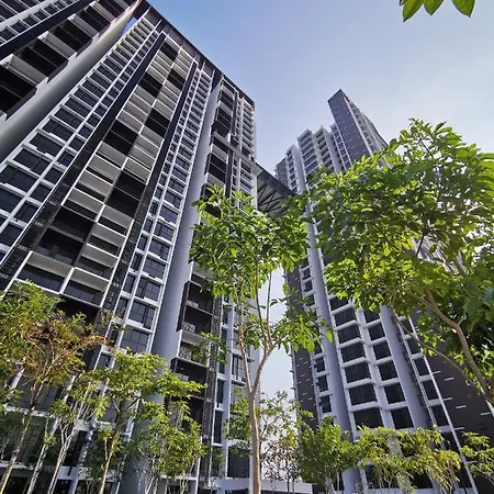 3 Astetica Residences The Mines 4Br Wifi Netflix Lake View Seri Kembangan Exterior photo