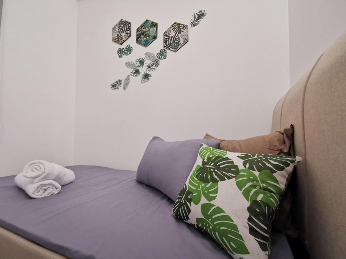 3 Astetica Residences The Mines 4br Wifi Netflix View Seri Kembangan
