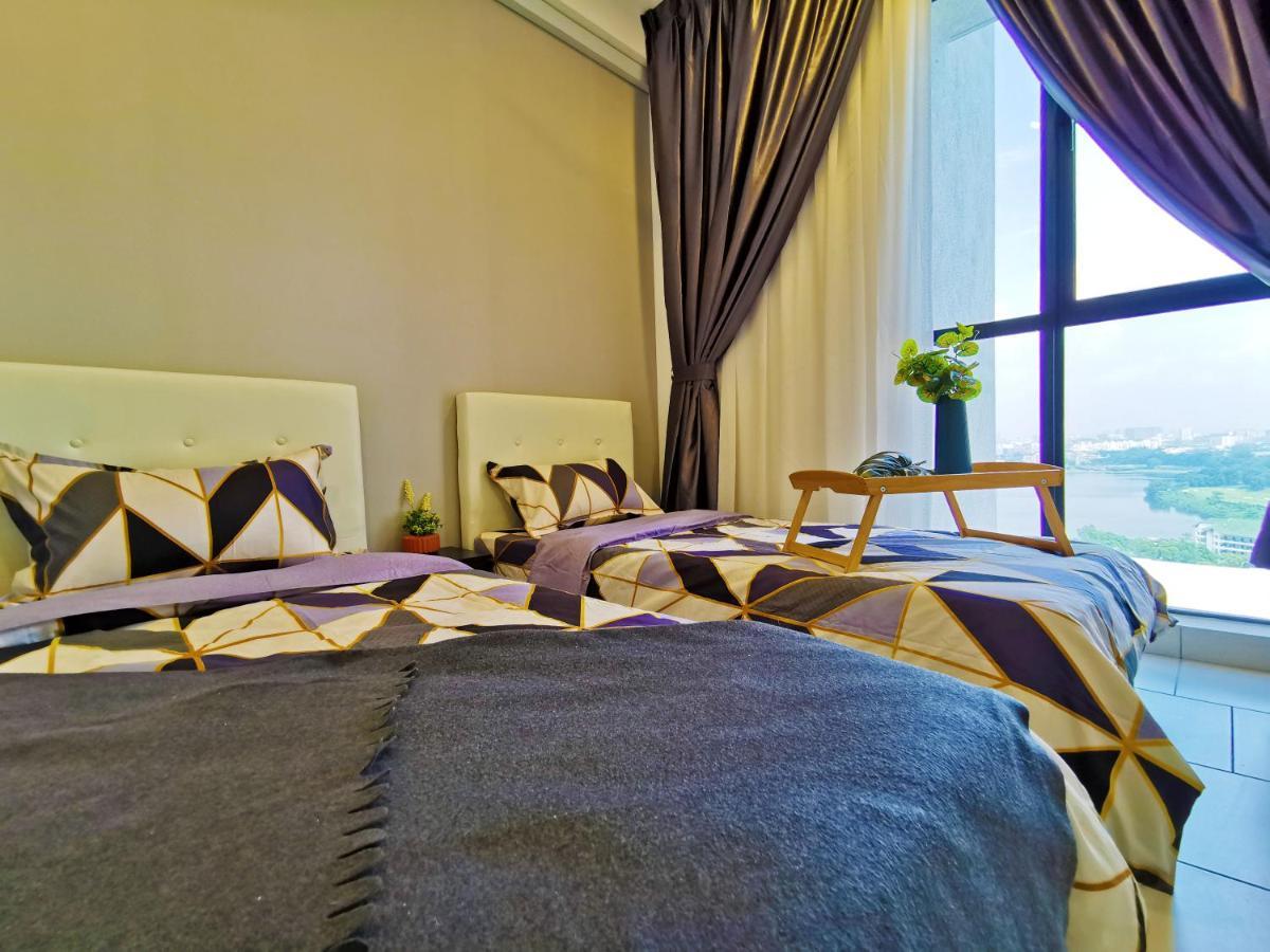 3 Astetica Residences The Mines 4br Wifi Netflix View Seri Kembangan